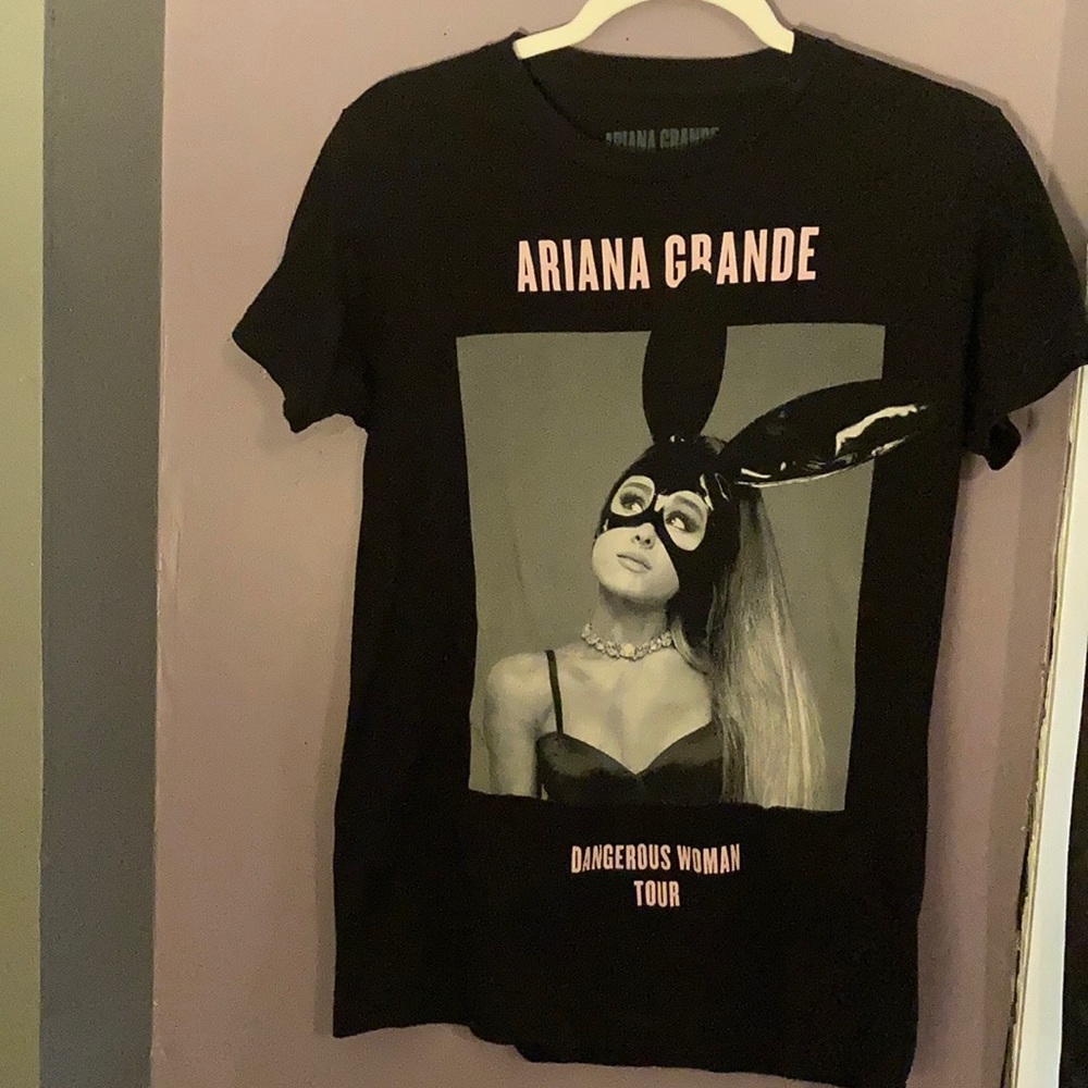 ariana dangerous woman tour tshirt